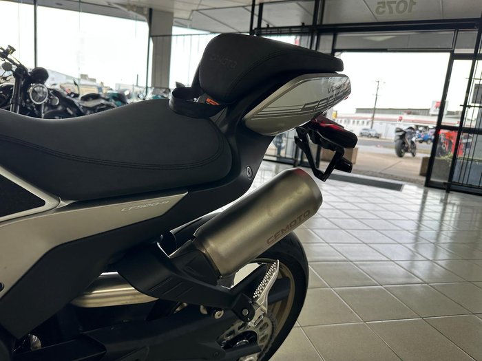 2025 CFMOTO 500 SR Voom