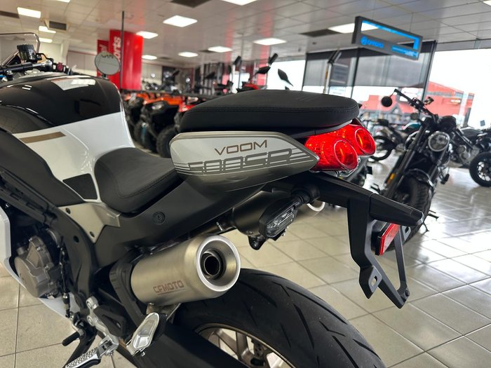 2025 CFMOTO 500 SR Voom