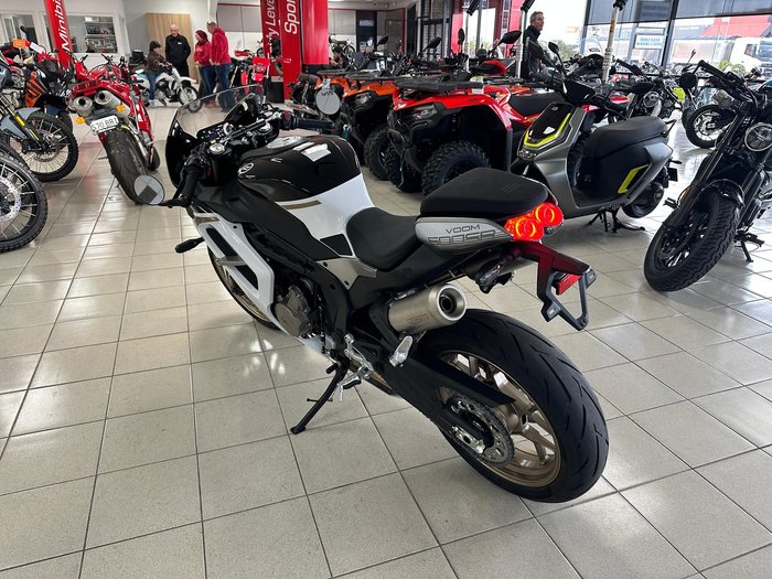 2025 CFMOTO 500 SR Voom SR White