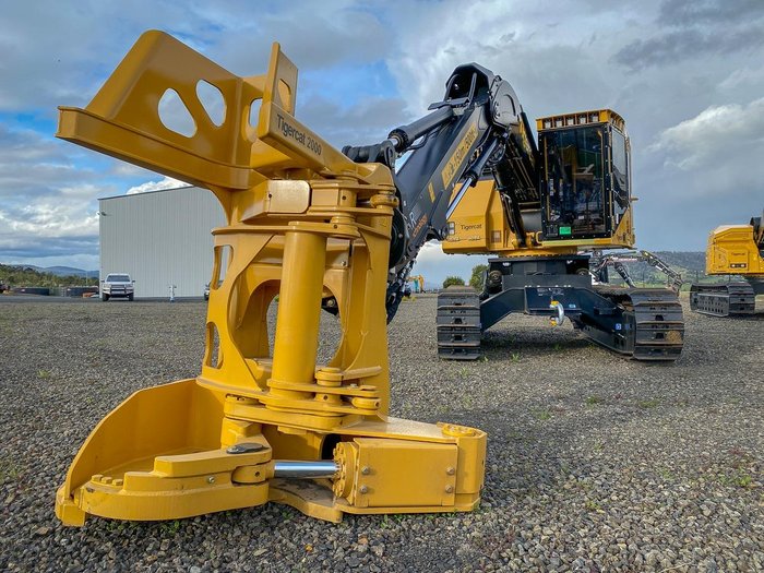 0 Tigercat DT2004 Yellow