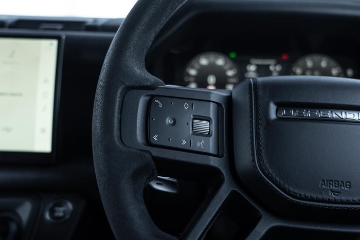 2023 Land Rover Defender 110 P525 V8