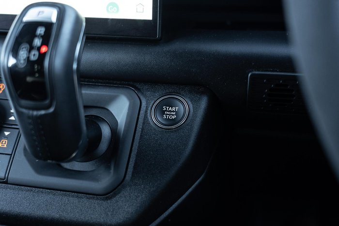 2023 Land Rover Defender 110 P525 V8