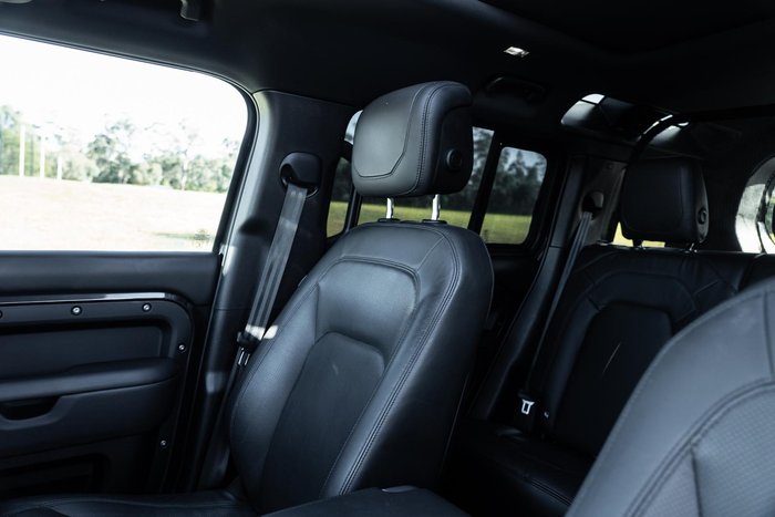 2023 Land Rover Defender 110 P525 V8