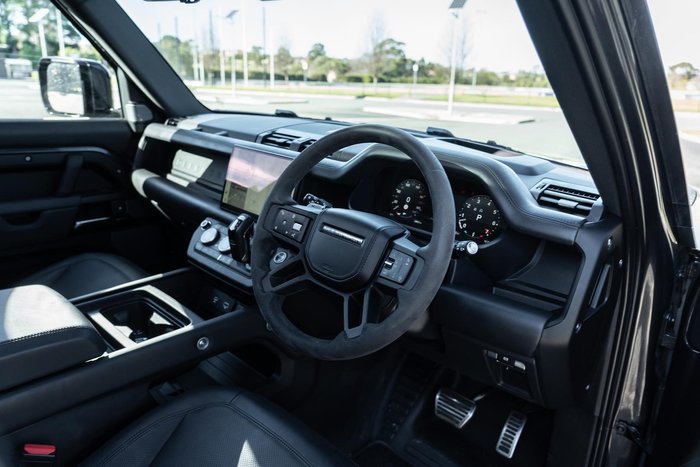 2023 Land Rover Defender 110 P525 V8