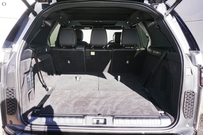 2024 Land Rover Discovery D300 Dynamic SE Series 5 MY24 4X4 Fuji White