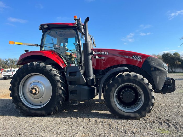 2020 CASE IH Magnum 280 Red