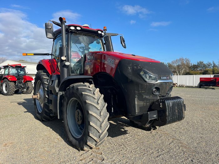2020 CASE IH Magnum 280 Red