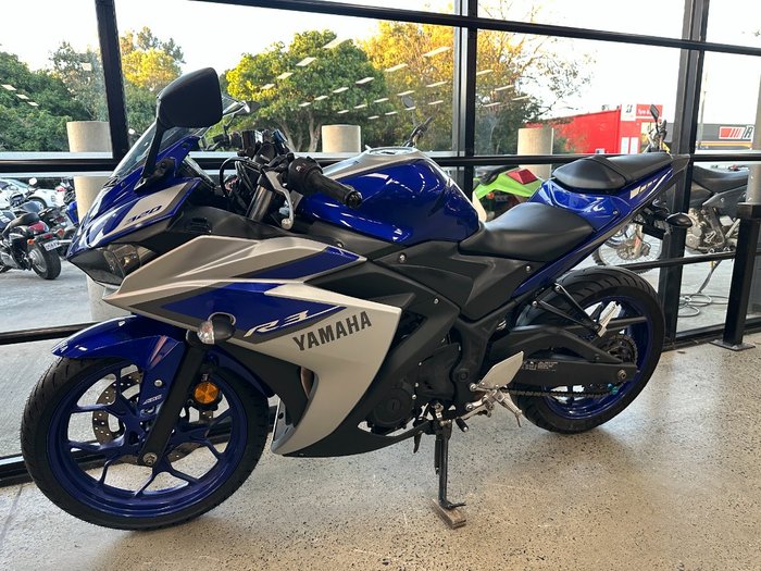 2015 Yamaha YZF-R3 BLUE