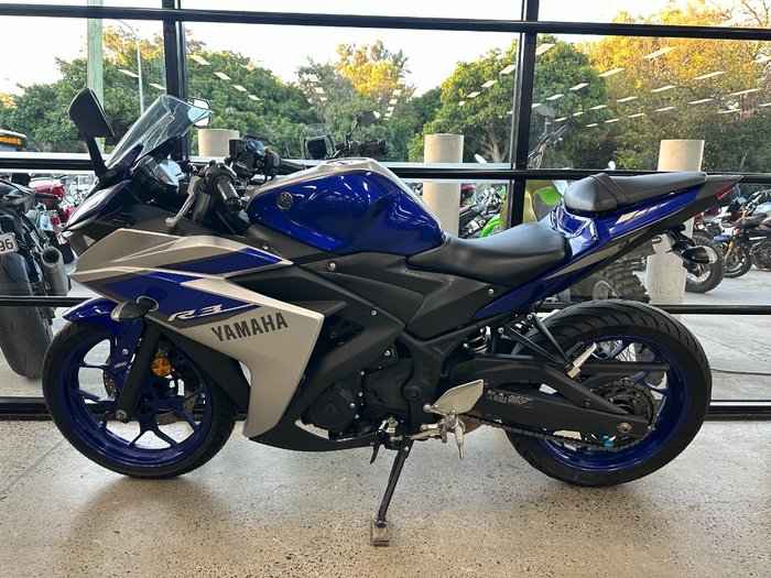 2015 Yamaha YZF-R3 BLUE