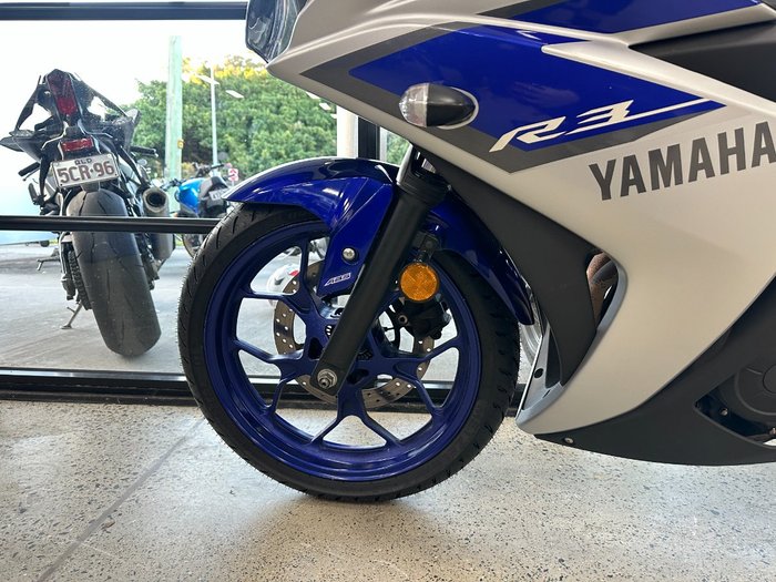 2015 Yamaha YZF-R3 BLUE