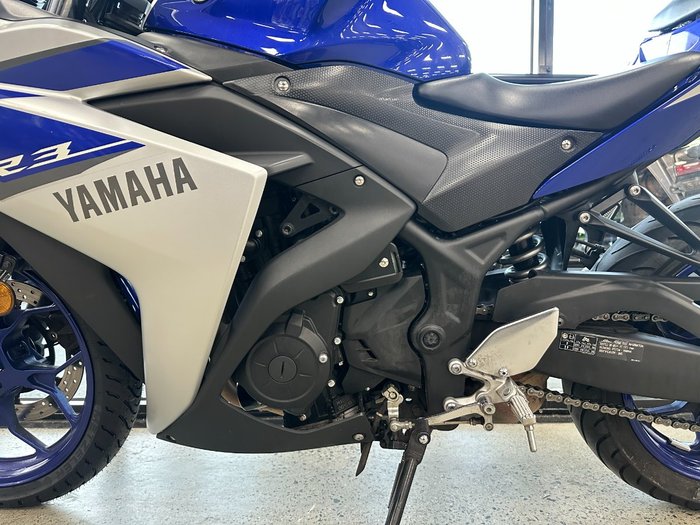 2015 Yamaha YZF-R3 BLUE