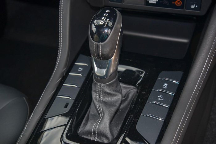 2025 Isuzu MU-X LS-T