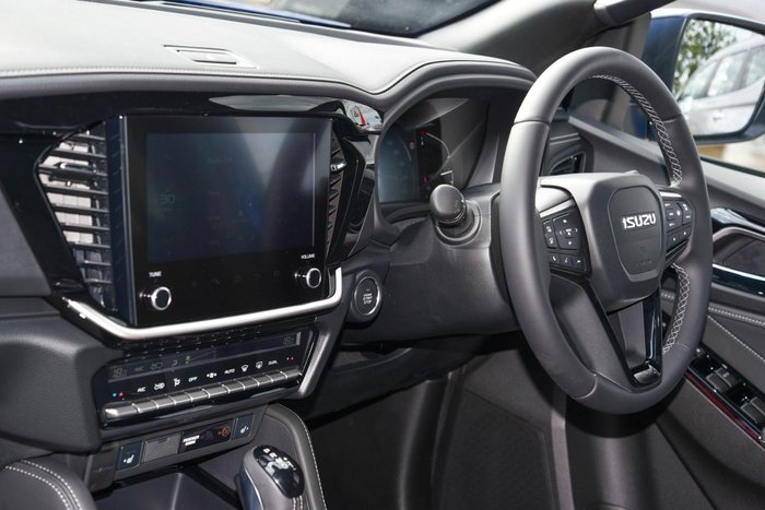 2025 Isuzu MU-X LS-T