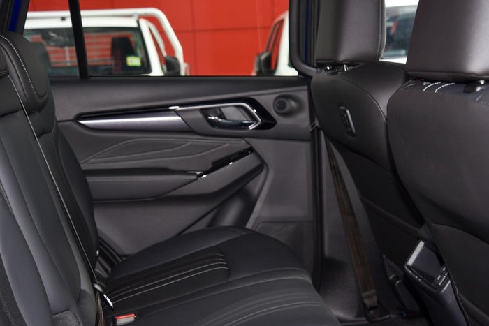 2025 Isuzu MU-X LS-T