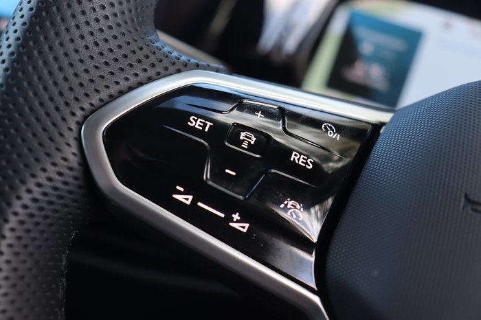 2023 Volkswagen Golf 110TSI R-Line