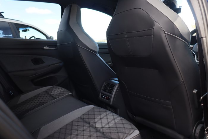2023 Volkswagen Golf 110TSI R-Line