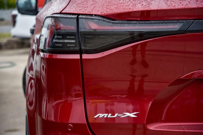 2025 Isuzu MU-X LS-M