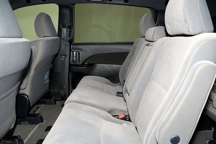 2016 Toyota Tarago GLX