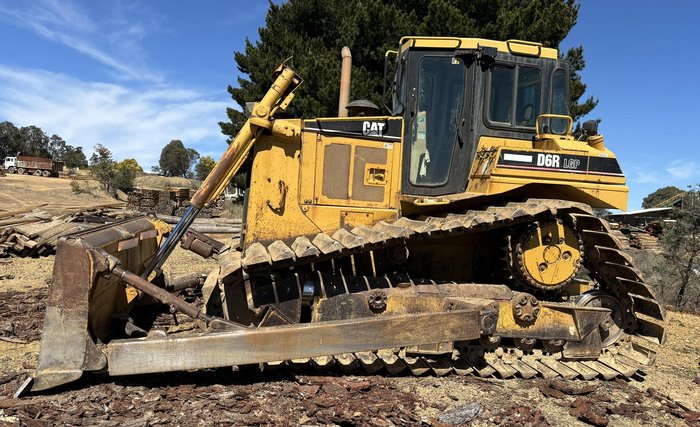  Caterpillar D6r Bulldozer 