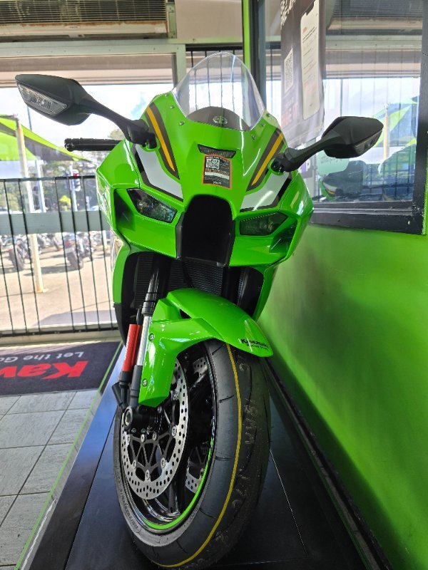 2025 Kawasaki NINJA ZX-10R Green