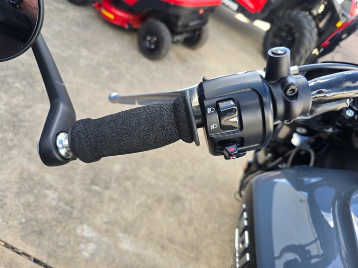 2022 Indian SCOUT ROGUE STEALTH GRAY
