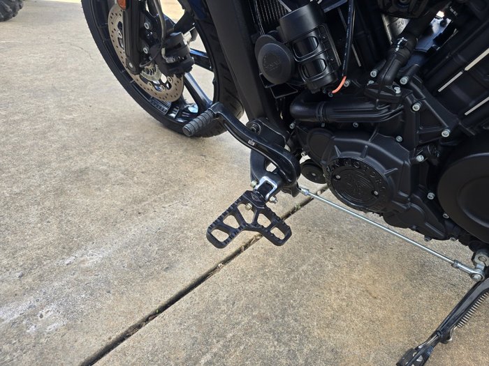 2022 Indian SCOUT ROGUE STEALTH GRAY