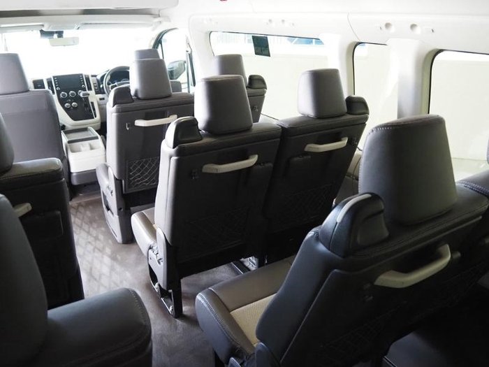 2022 Toyota Hiace Commuter GL