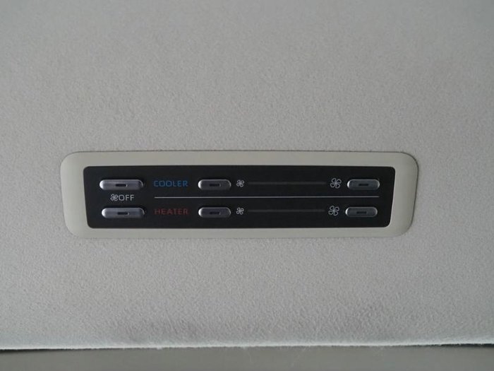 2022 Toyota Hiace Commuter GL