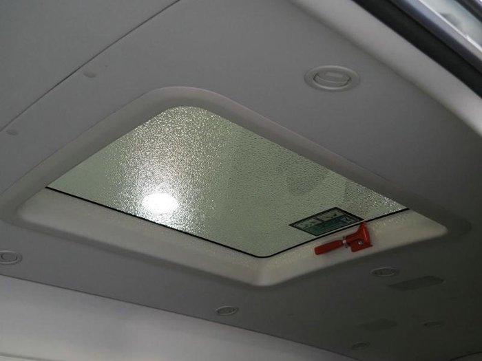 2022 Toyota Hiace Commuter GL
