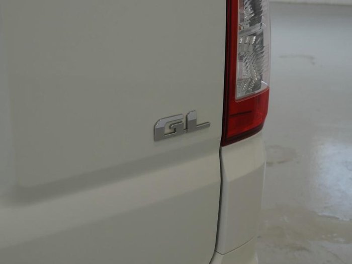 2022 Toyota Hiace Commuter GL