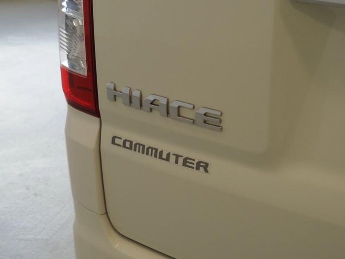 2022 Toyota Hiace Commuter GL