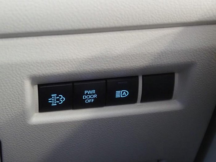 2022 Toyota Hiace Commuter GL