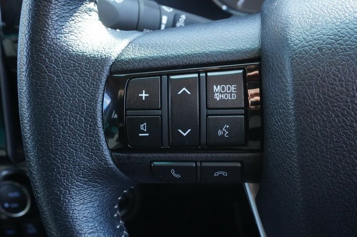 2022 Toyota Hilux SR