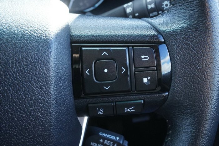 2022 Toyota Hilux SR
