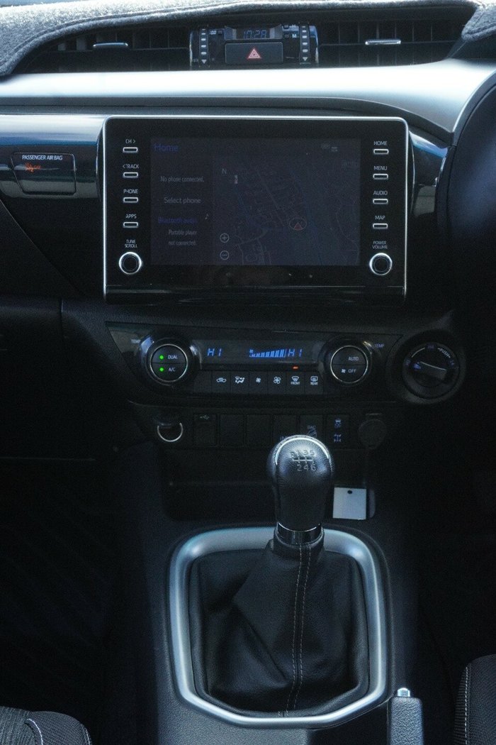 2022 Toyota Hilux SR