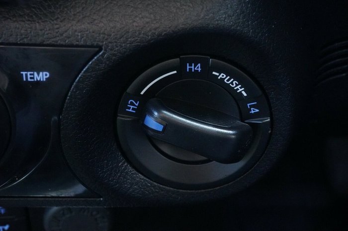 2022 Toyota Hilux SR