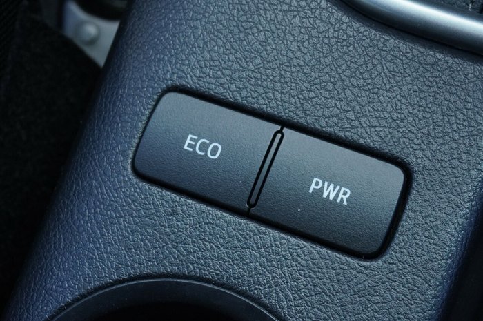 2022 Toyota Hilux SR