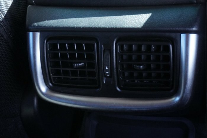 2022 Toyota Hilux SR