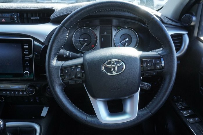 2022 Toyota Hilux SR