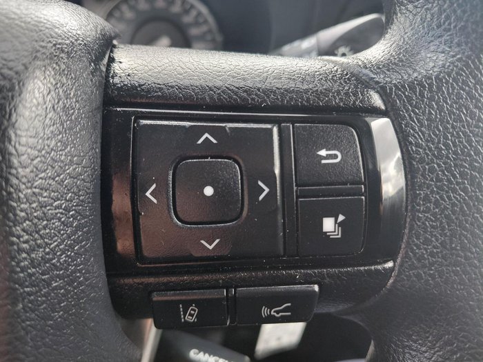 2023 Toyota Hilux SR