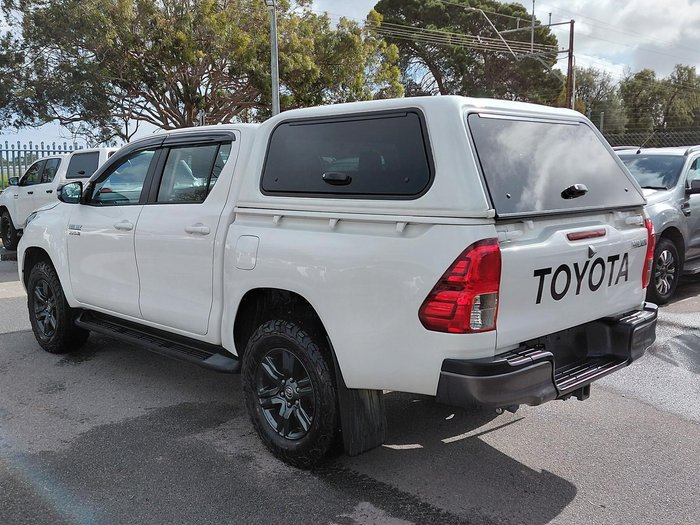 2023 Toyota Hilux SR
