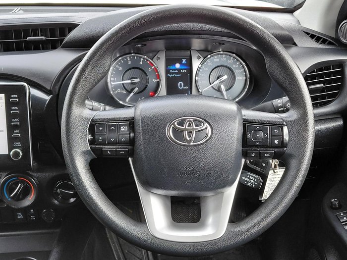 2023 Toyota Hilux SR