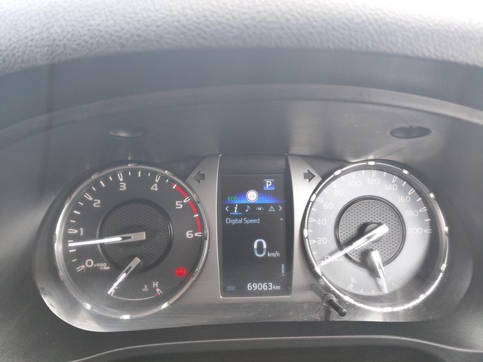 2023 Toyota Hilux SR