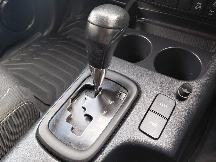 2023 Toyota Hilux SR