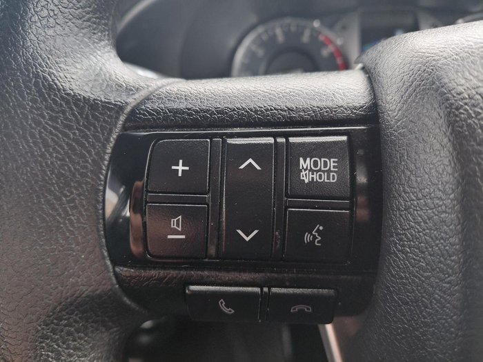 2023 Toyota Hilux SR