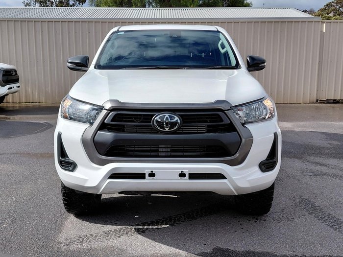 2023 Toyota Hilux SR