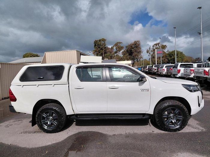 2023 Toyota Hilux SR
