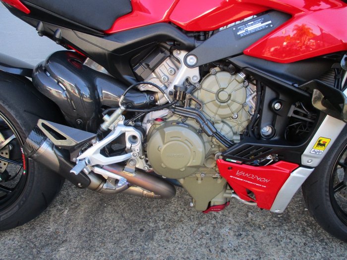 2020 DUCATI STREETFIGHTER V4 RED