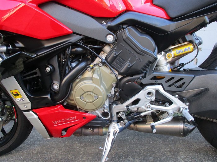 2020 DUCATI STREETFIGHTER V4 RED