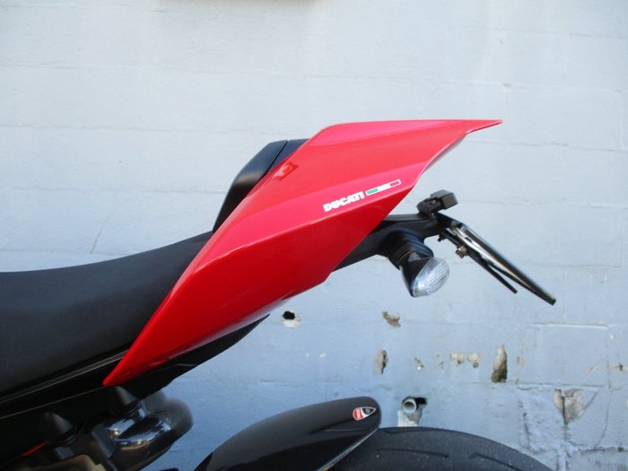 2020 DUCATI STREETFIGHTER V4 RED